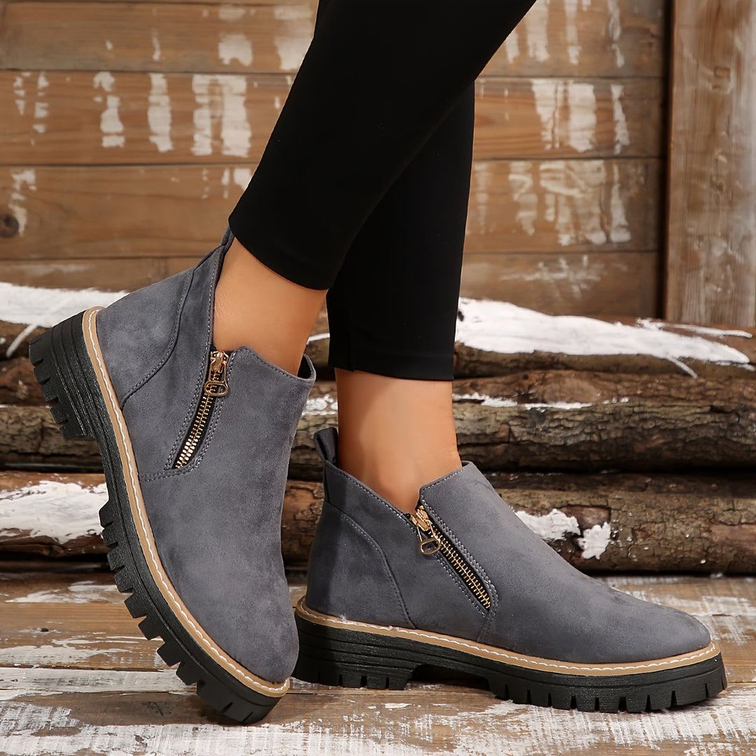 Margrett™ | Sturdy boots with zip closure