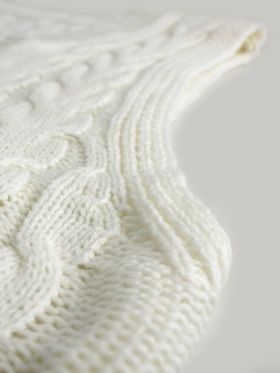 Wrenley | Women's Cable Knit V-Neck Sweater Vest