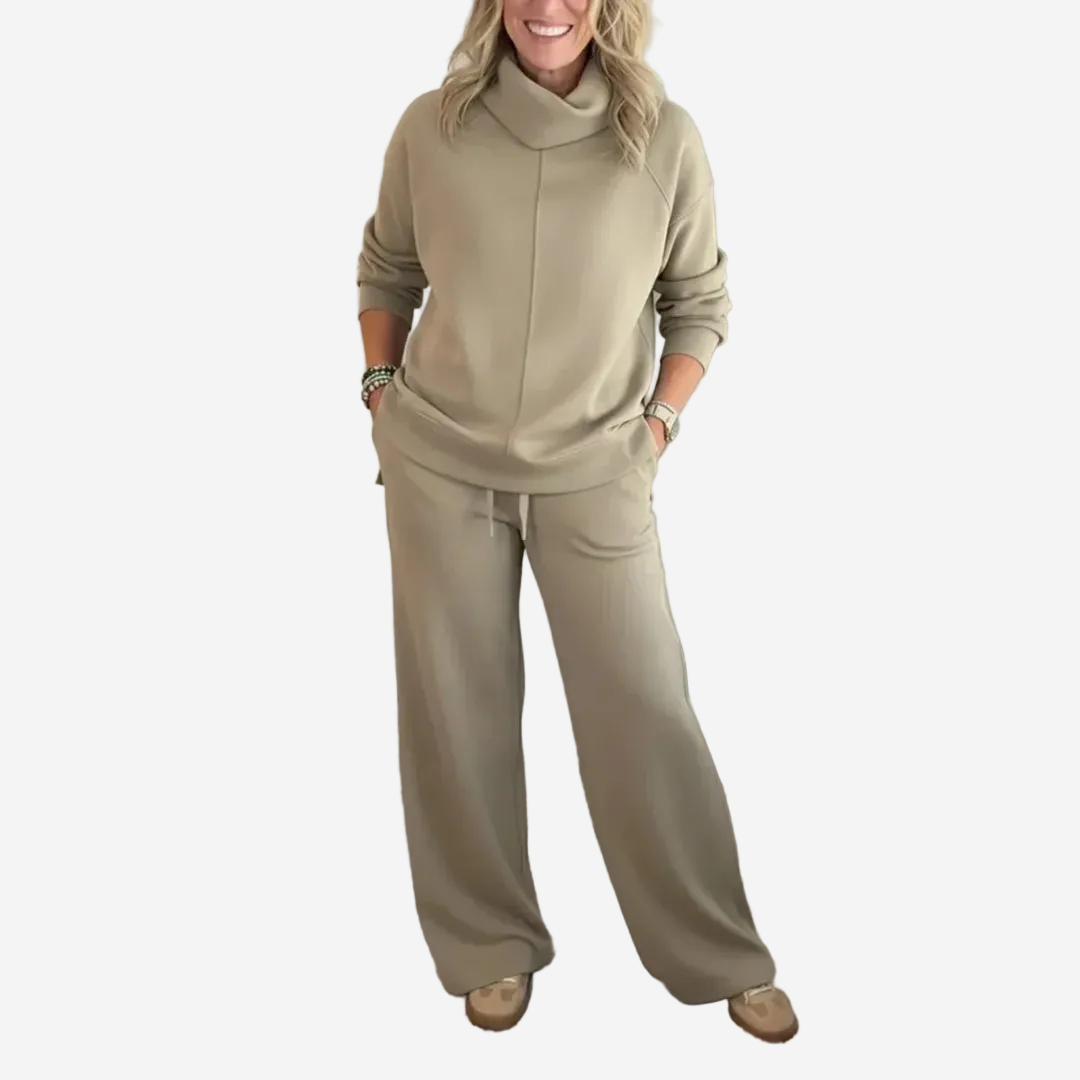 Evelyne - Two-Piece Travel Set With Turtleneck