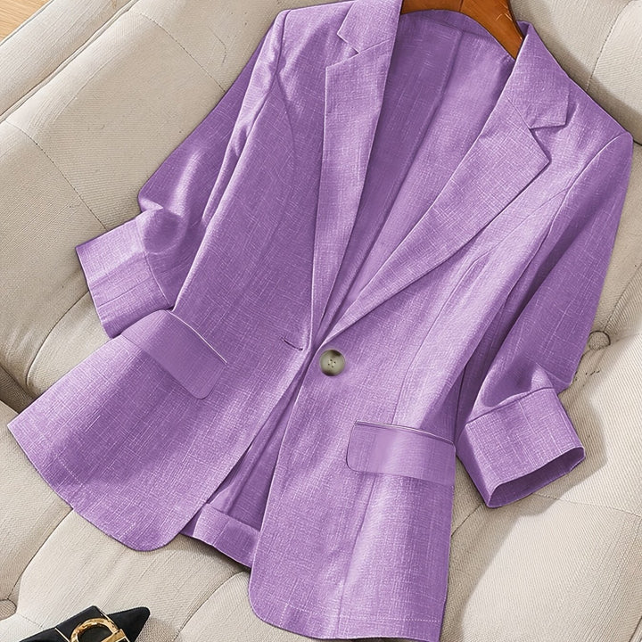 Tailored Cropped Blazer for Business Casual Style